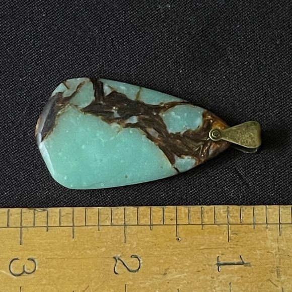 Gorgeous Green Chalcedony Pendant Natural Stone 1 1/4” x 2” Unique Shape - Picture 10 of 11